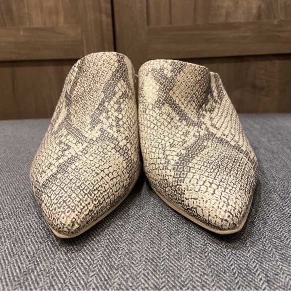Dolce Vita Angela Mules Leather Snake Embossed Stacked Heel Shoe Size 9 - Picture 3 of 7